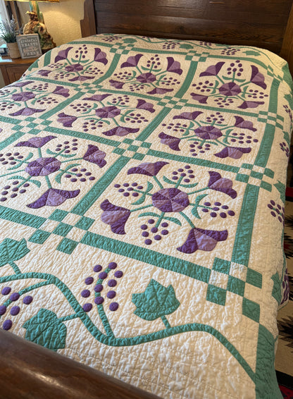 Delightful 9 Block Honeysuckle Quilt