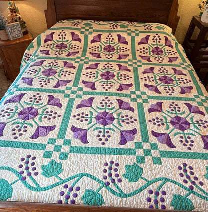 Delightful 9 Block Honeysuckle Quilt