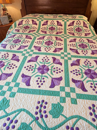 Delightful 9 Block Honeysuckle Quilt