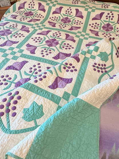 Delightful 9 Block Honeysuckle Quilt