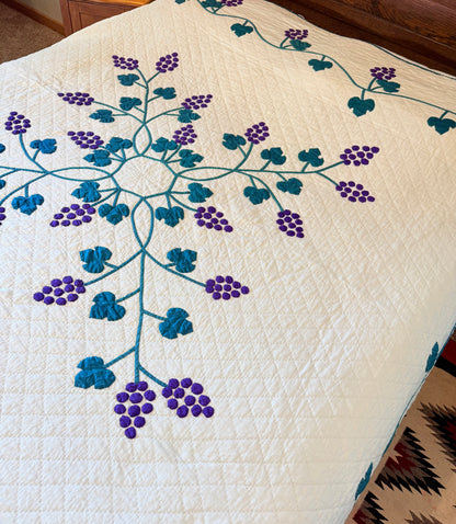 Medallion Vineyard of Grapes Appliqué Quilt