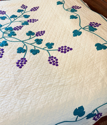 Medallion Vineyard of Grapes Appliqué Quilt