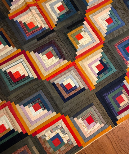Barn Raising Log Cabin Quilt