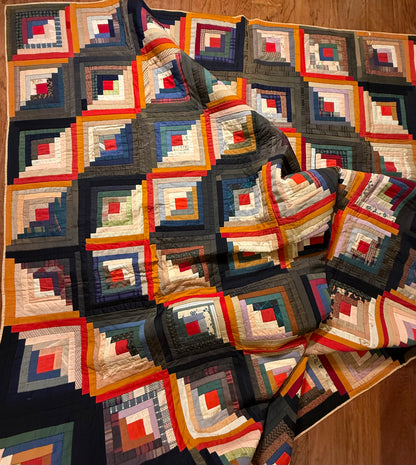 Barn Raising Log Cabin Quilt