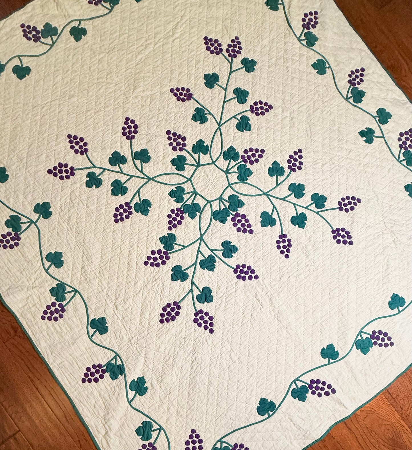 Medallion Vineyard of Grapes Appliqué Quilt