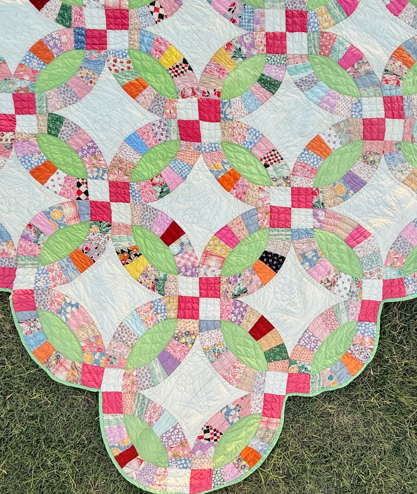 A Double Wedding Ring Quilt With a Twist