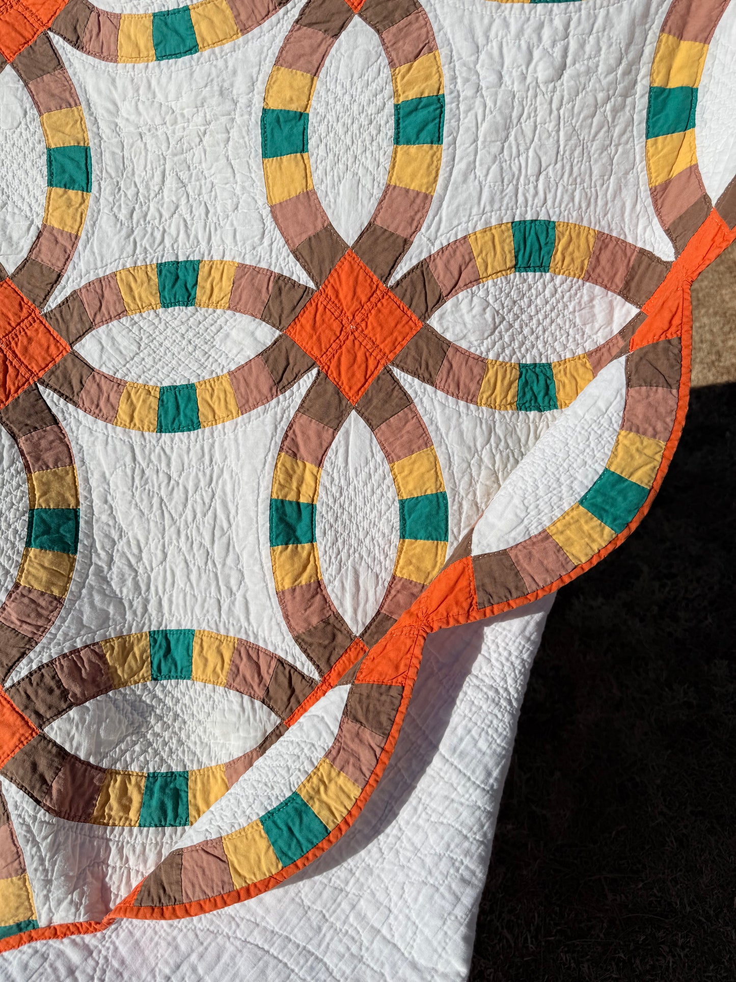 Double Wedding Ring in Solids Quilt