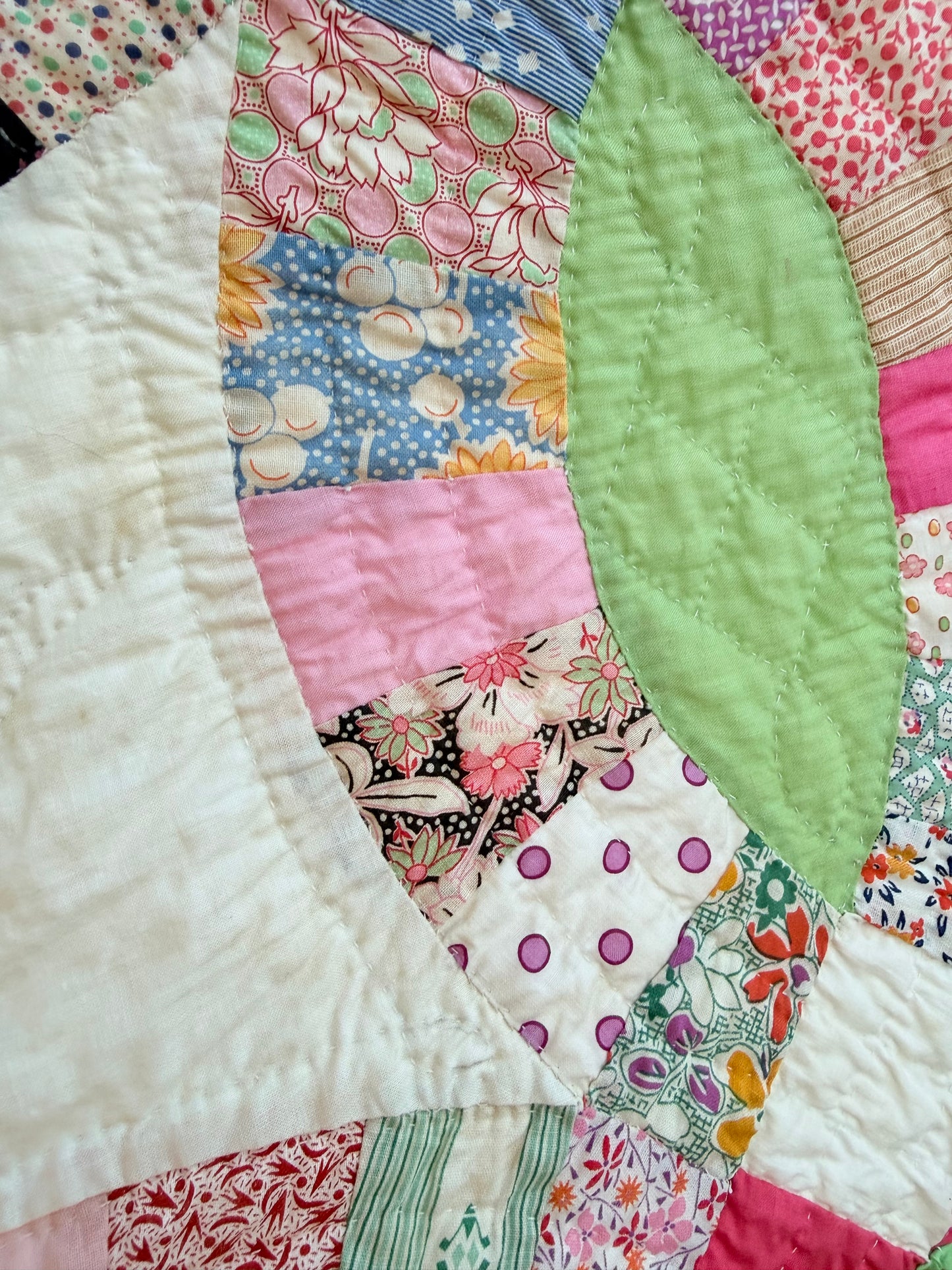 A Double Wedding Ring Quilt With a Twist