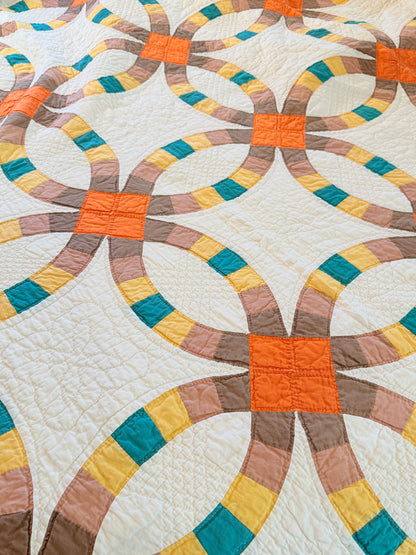 Double Wedding Ring in Solids Quilt