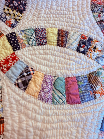 Sweet Double Wedding Ring Quilt