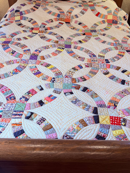 Sweet Double Wedding Ring Quilt