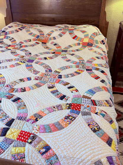 Sweet Double Wedding Ring Quilt