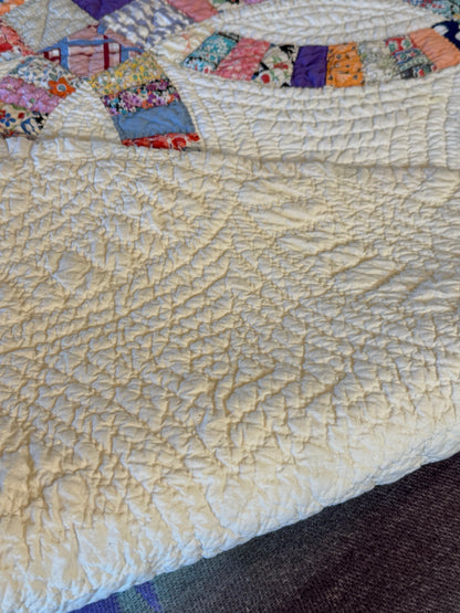 Sweet Double Wedding Ring Quilt