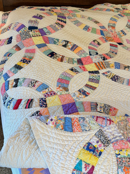 Sweet Double Wedding Ring Quilt