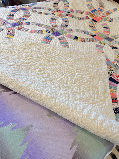 Sweet Double Wedding Ring Quilt