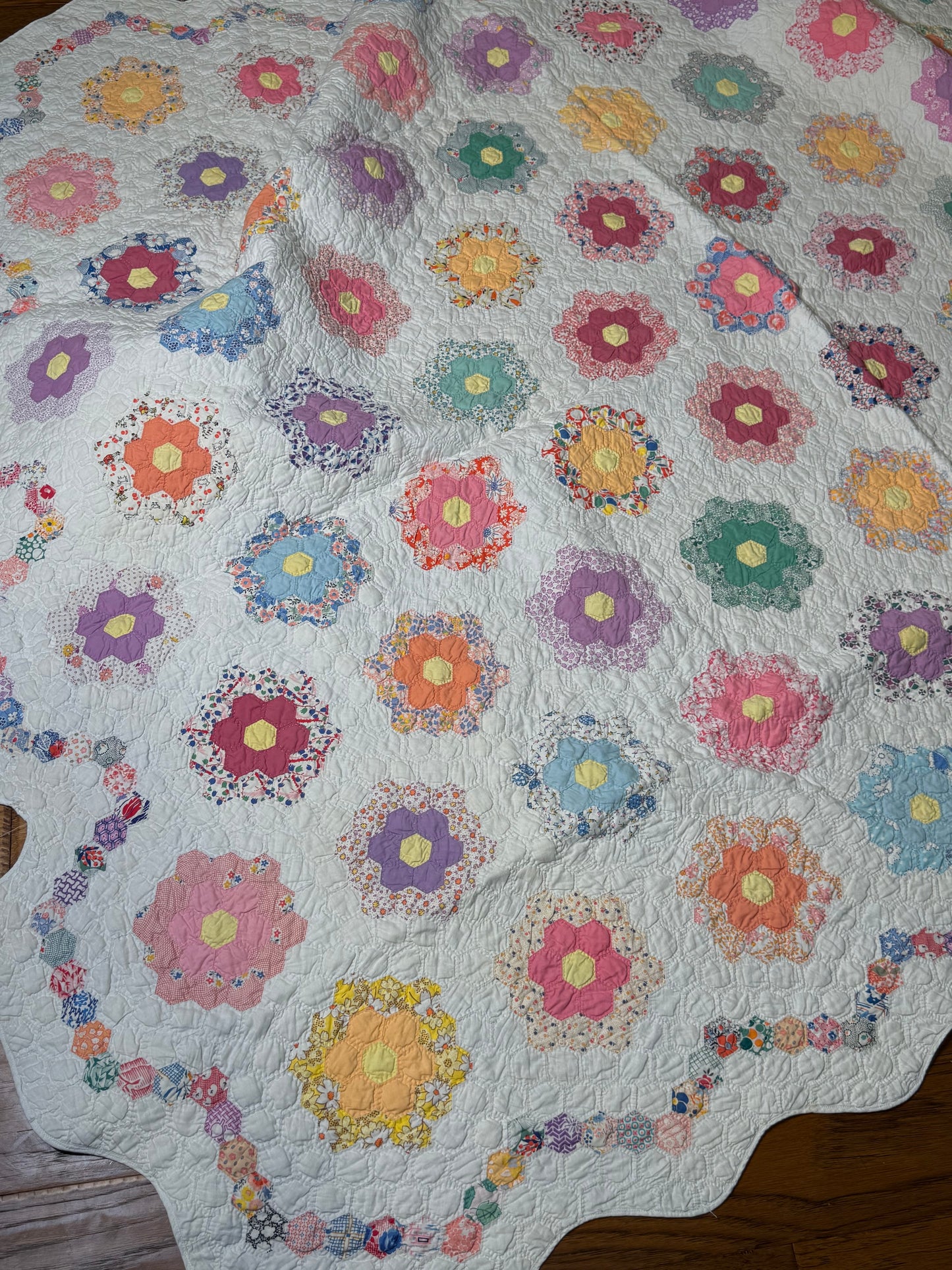 Small Scale Flower Garden Quilt with Border