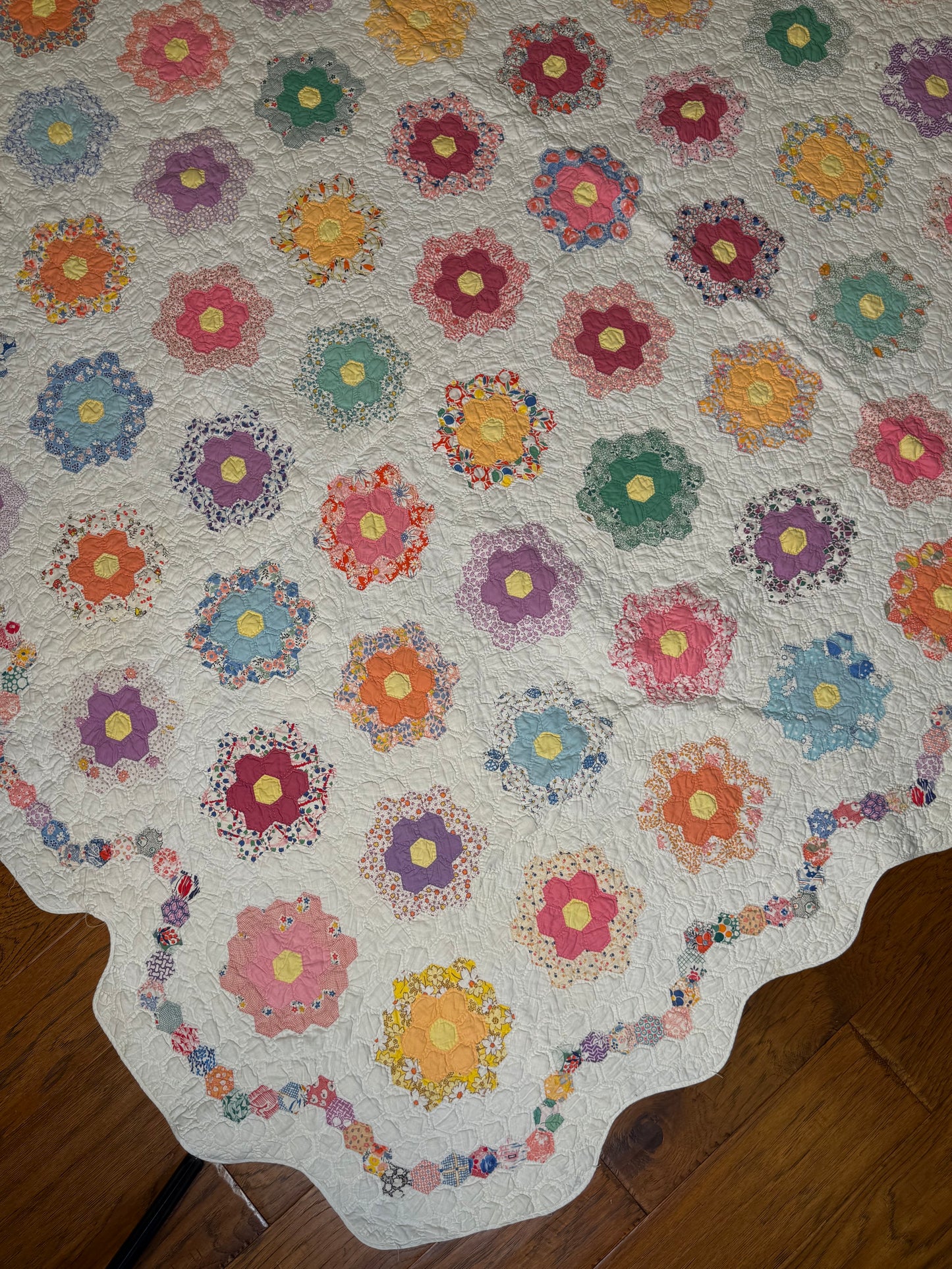 Small Scale Flower Garden Quilt with Border