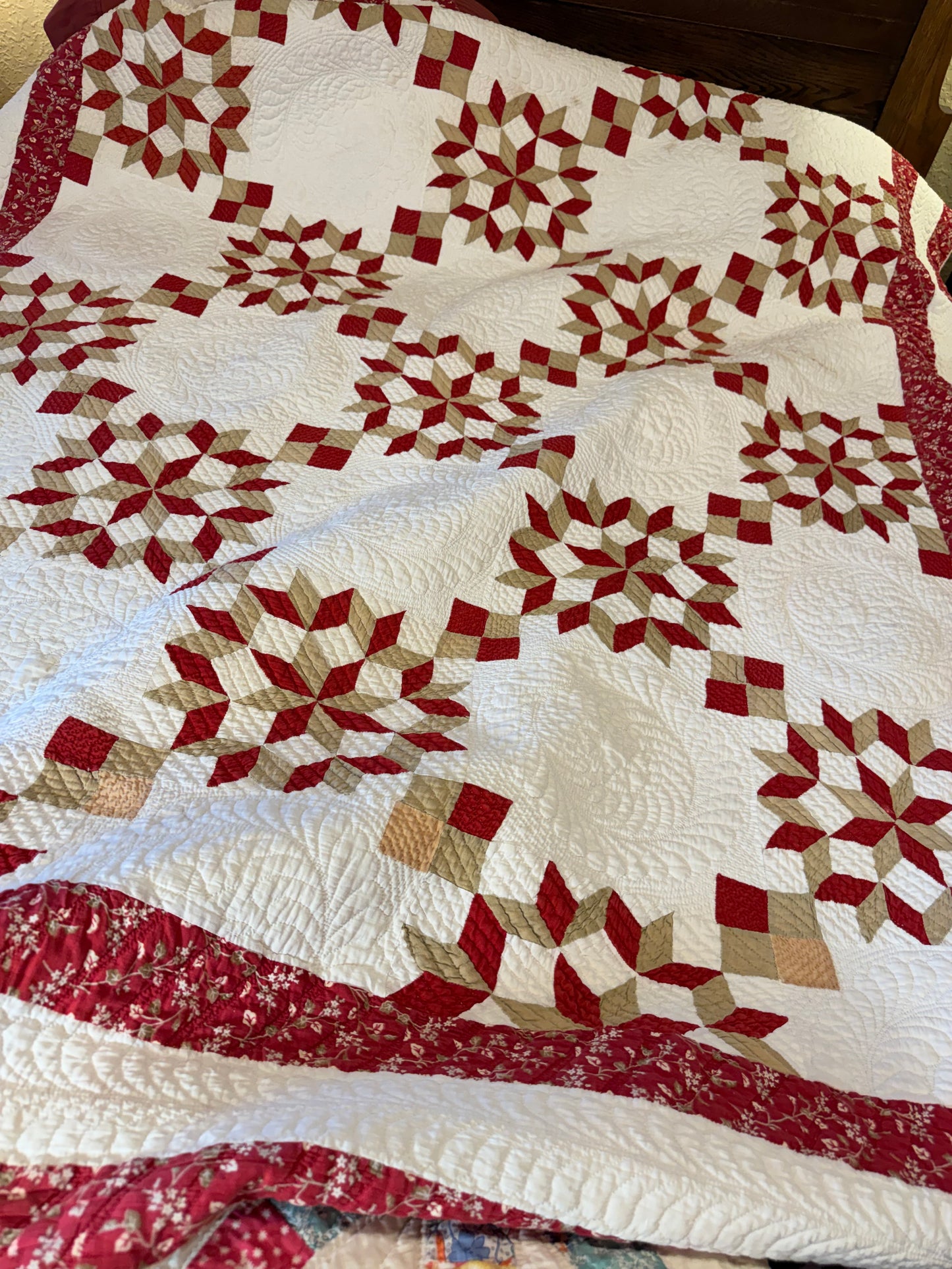 Outstanding Carpenters Wheel Quilt