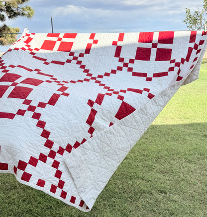 Red and White Burgoyne Surrounded Quilt With Blocks Border