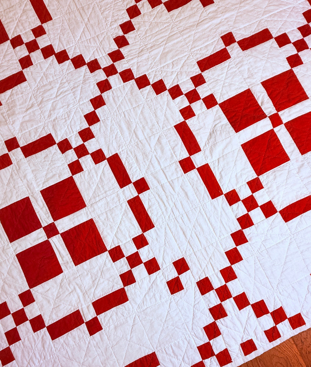 Red and White Burgoyne Surrounded Quilt With Blocks Border