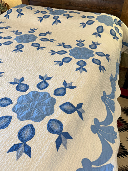 Exquisite The Ladies  Dream Appliqué Quilt Dated