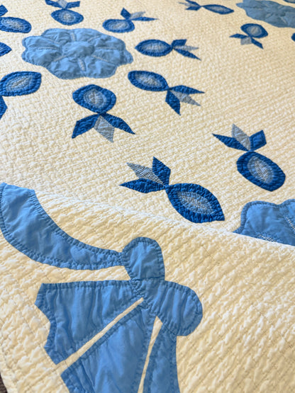 Exquisite The Ladies  Dream Appliqué Quilt Dated