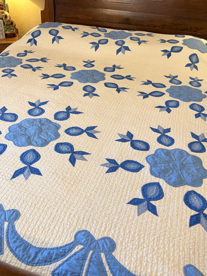 Exquisite The Ladies  Dream Appliqué Quilt Dated