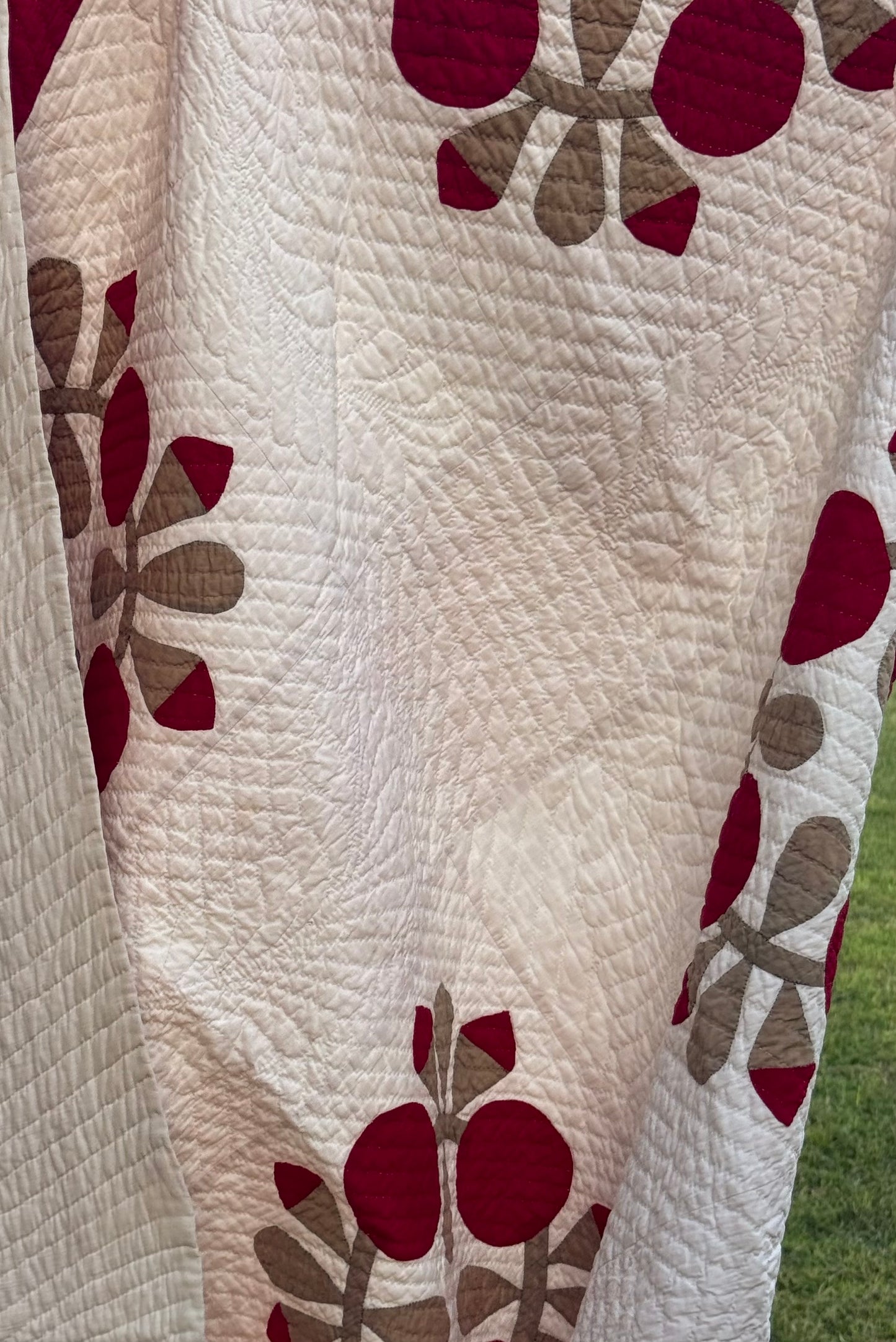 Love Apple Wreath Appliqué Quilt