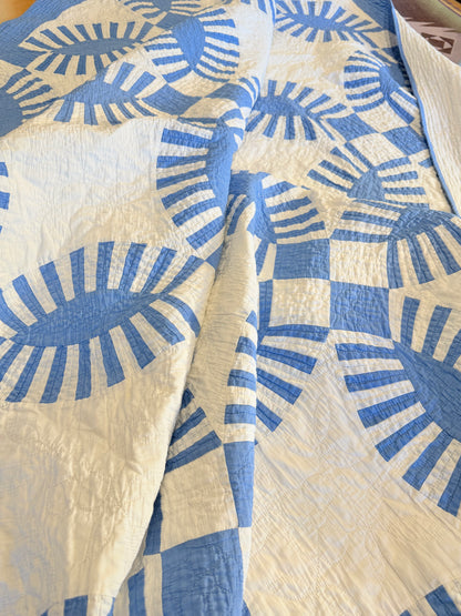 Stunning Wedding Ring Quilt