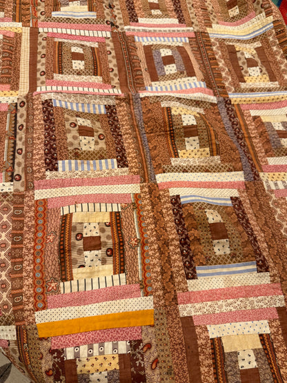 Courthouse Steps Log Cabin Crib Quilt