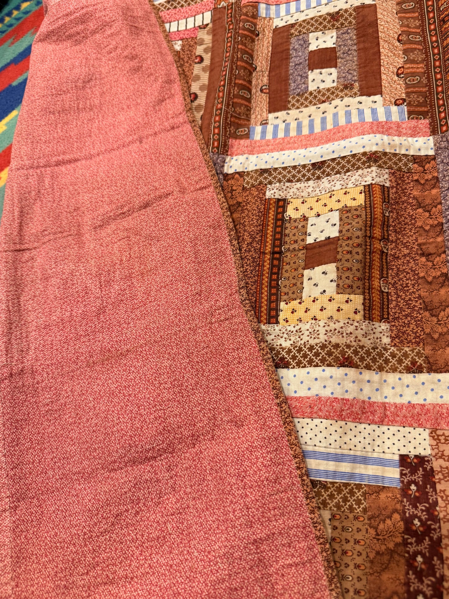 Courthouse Steps Log Cabin Crib Quilt