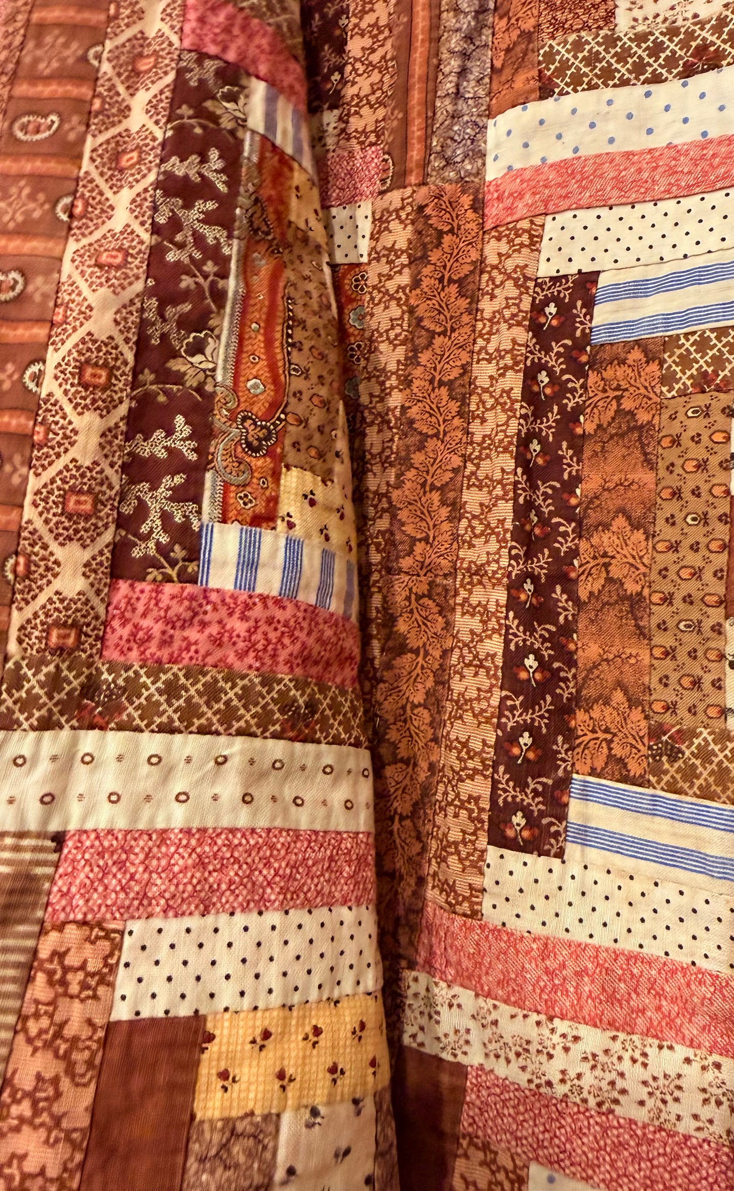 Courthouse Steps Log Cabin Crib Quilt