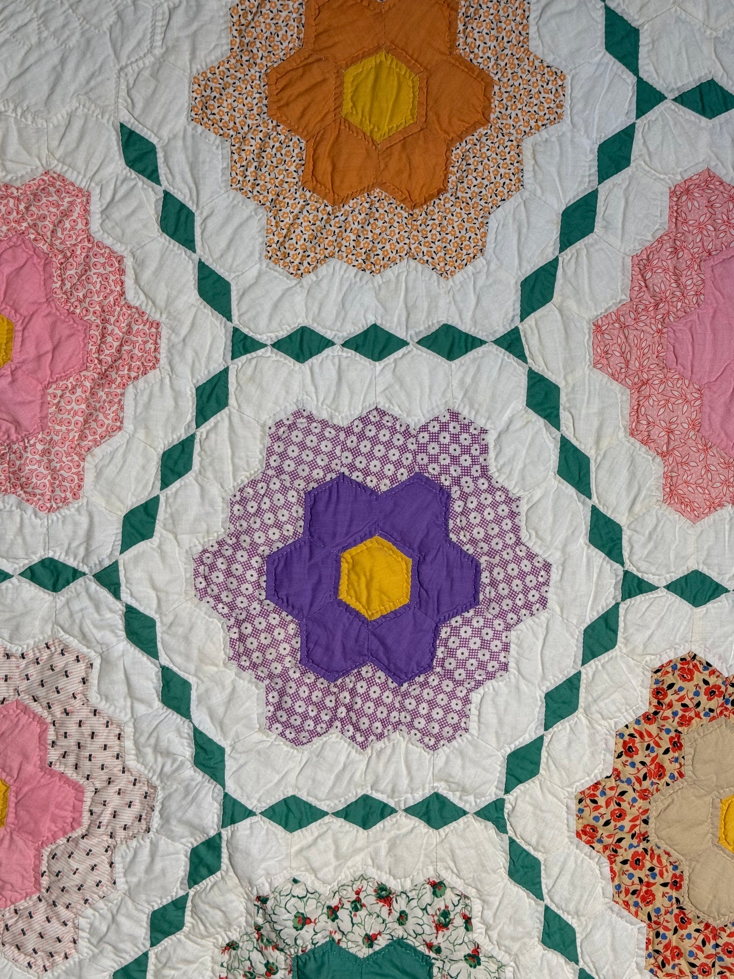 Outstanding Flower Garden with Diamond  Trail Quilt