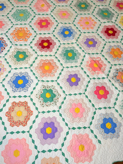 Outstanding Flower Garden with Diamond  Trail Quilt