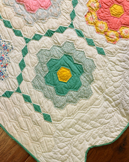 Outstanding Flower Garden with Diamond  Trail Quilt