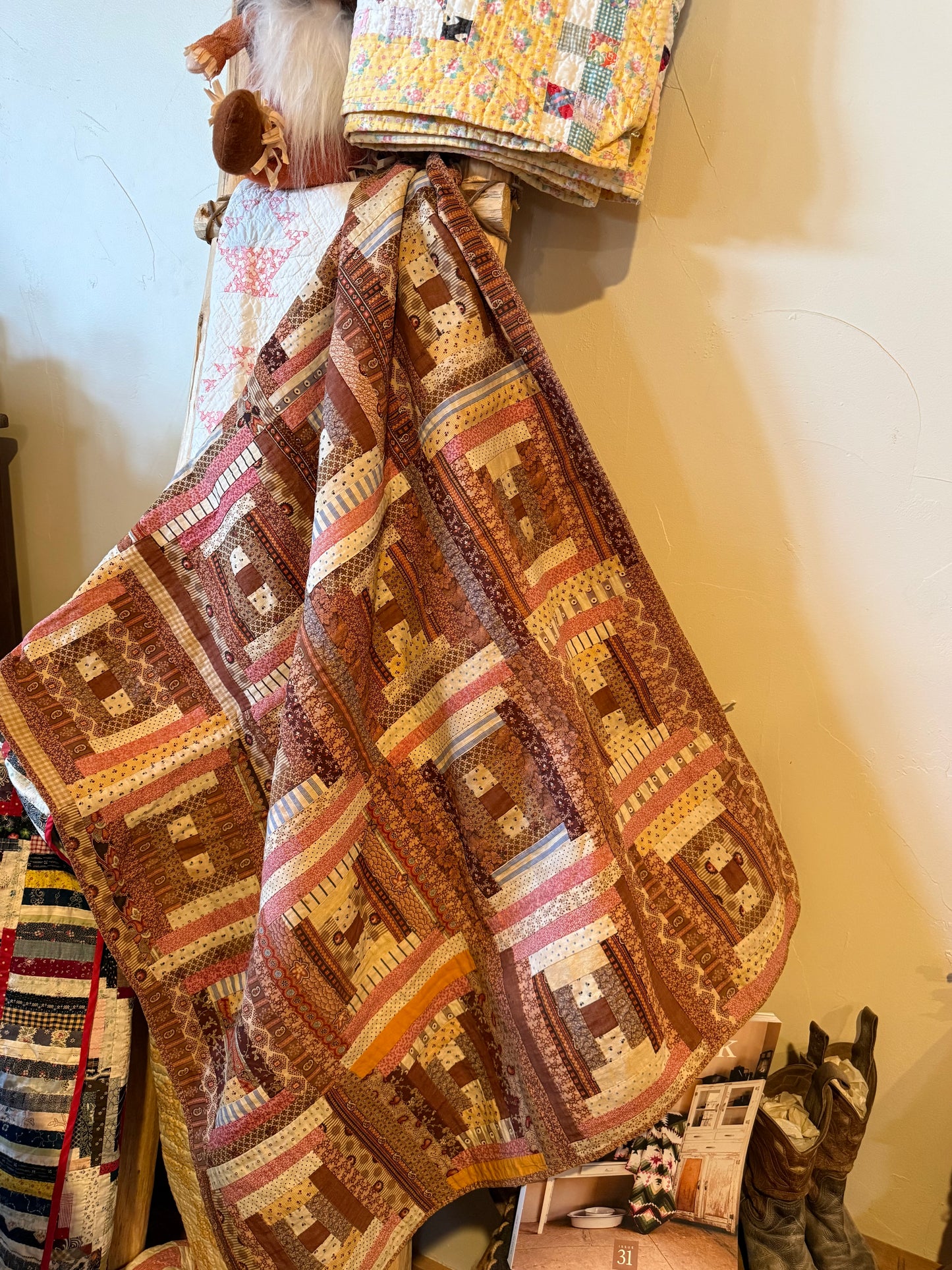 Courthouse Steps Log Cabin Crib Quilt