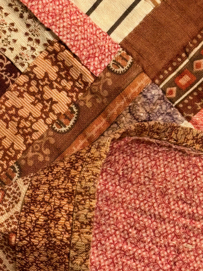 Courthouse Steps Log Cabin Crib Quilt