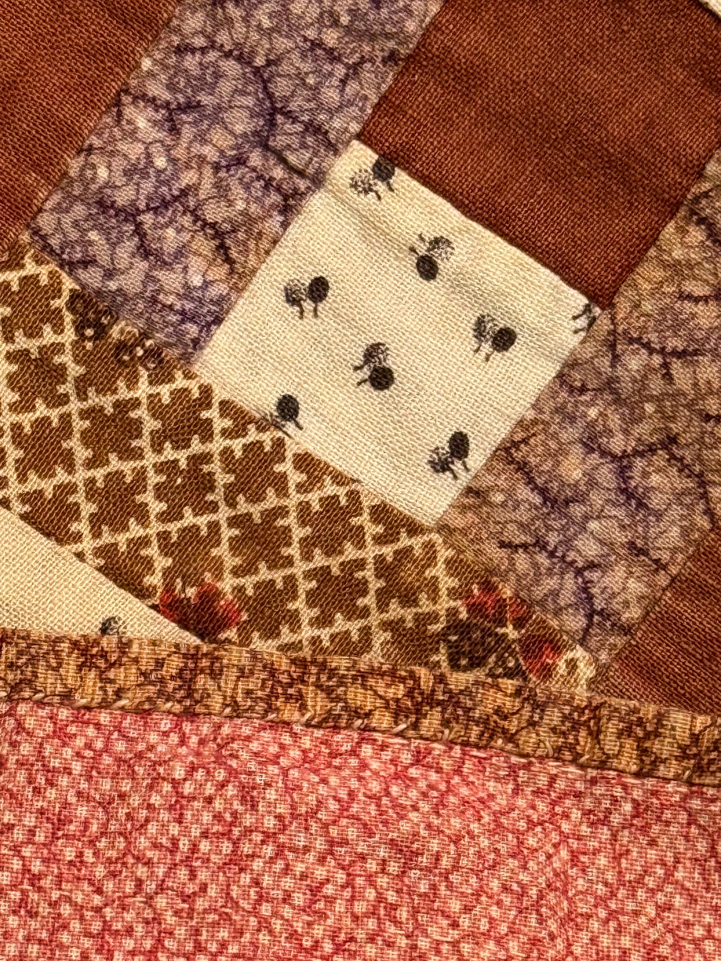 Courthouse Steps Log Cabin Crib Quilt