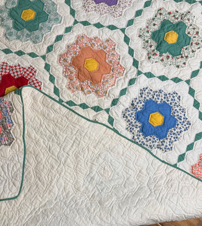 Outstanding Flower Garden with Diamond  Trail Quilt
