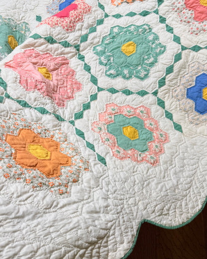 Outstanding Flower Garden with Diamond  Trail Quilt
