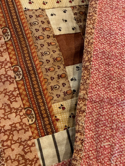 Courthouse Steps Log Cabin Crib Quilt