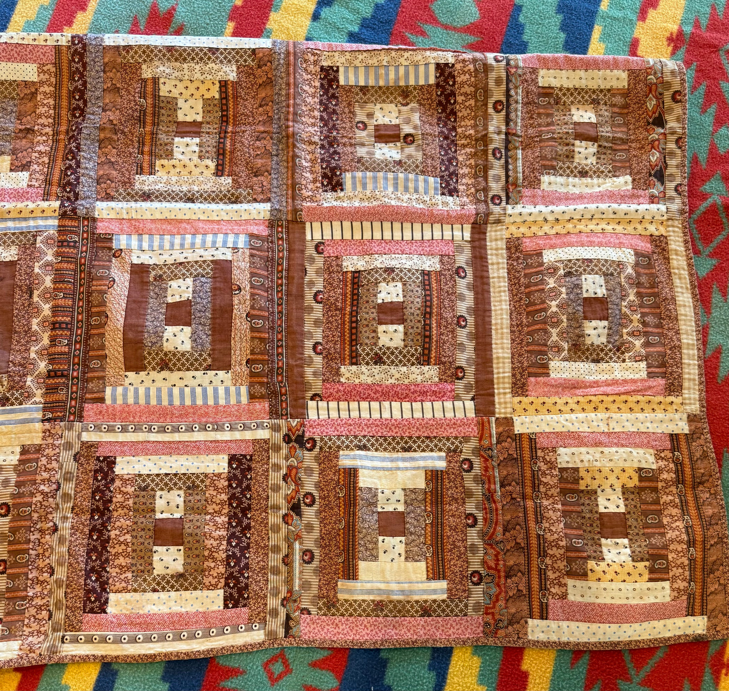Courthouse Steps Log Cabin Crib Quilt