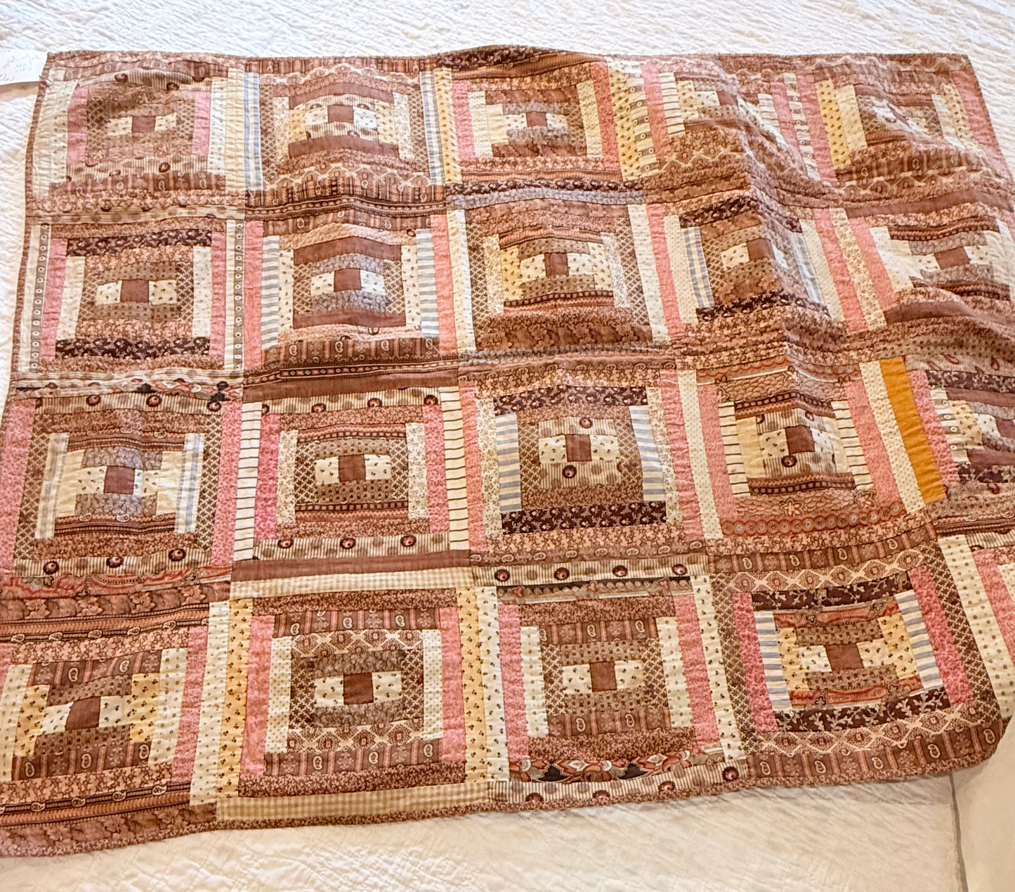 Courthouse Steps Log Cabin Crib Quilt