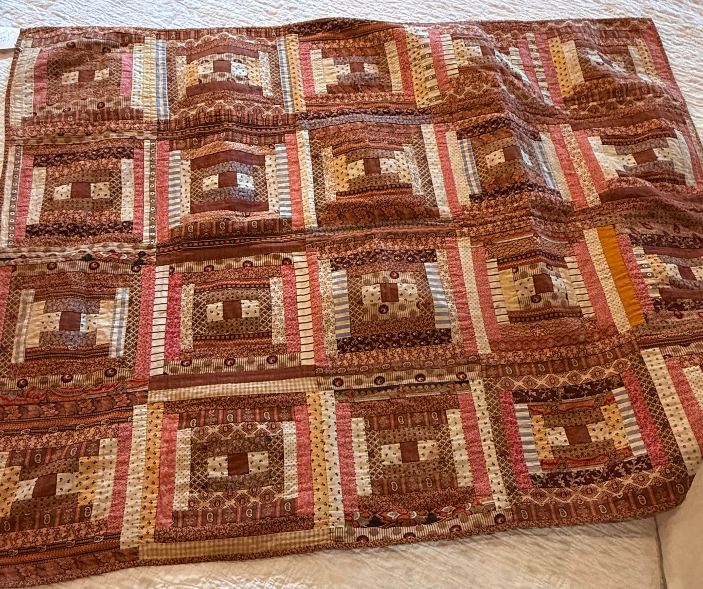 Courthouse Steps Log Cabin Crib Quilt