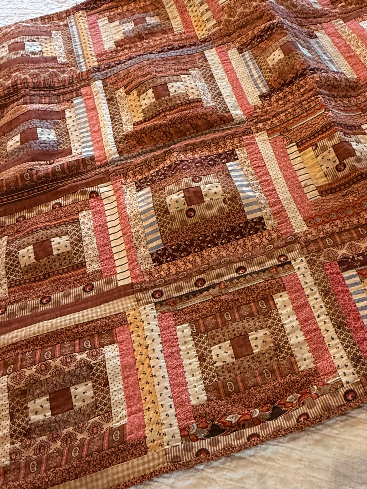 Courthouse Steps Log Cabin Crib Quilt