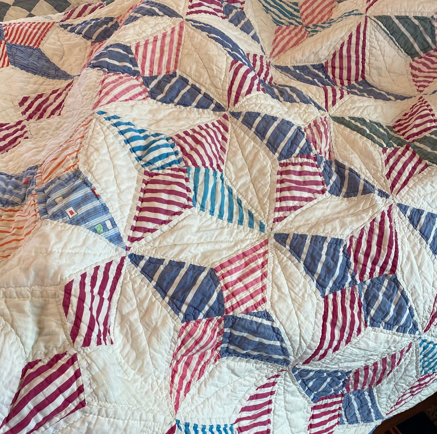 Charming 4 Point Touching Stars Quilt