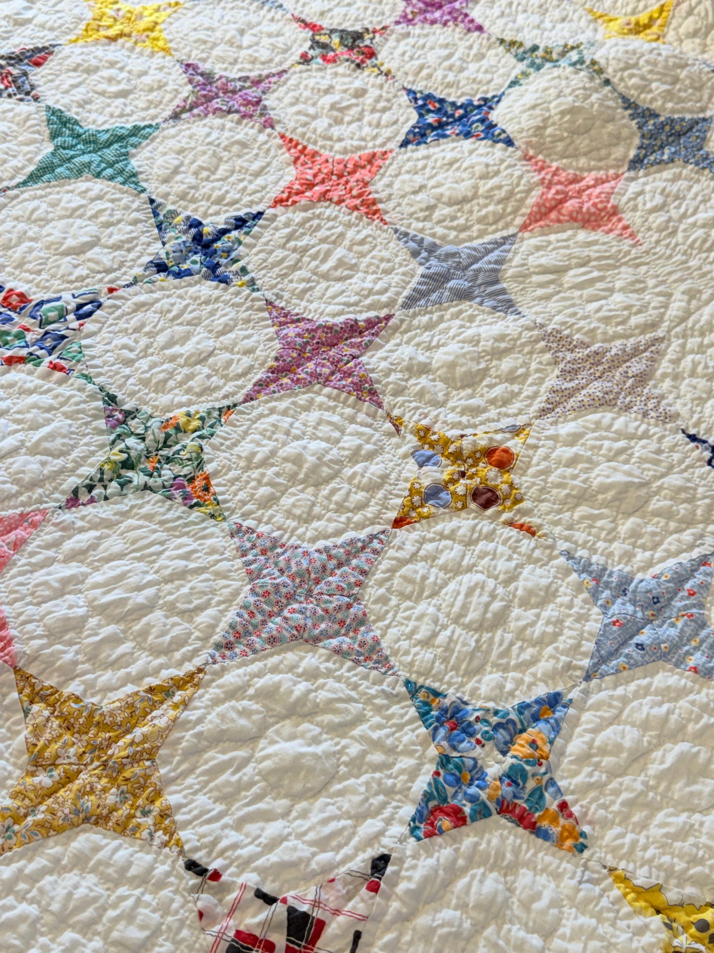Happy Small Scale Snowball Quilt