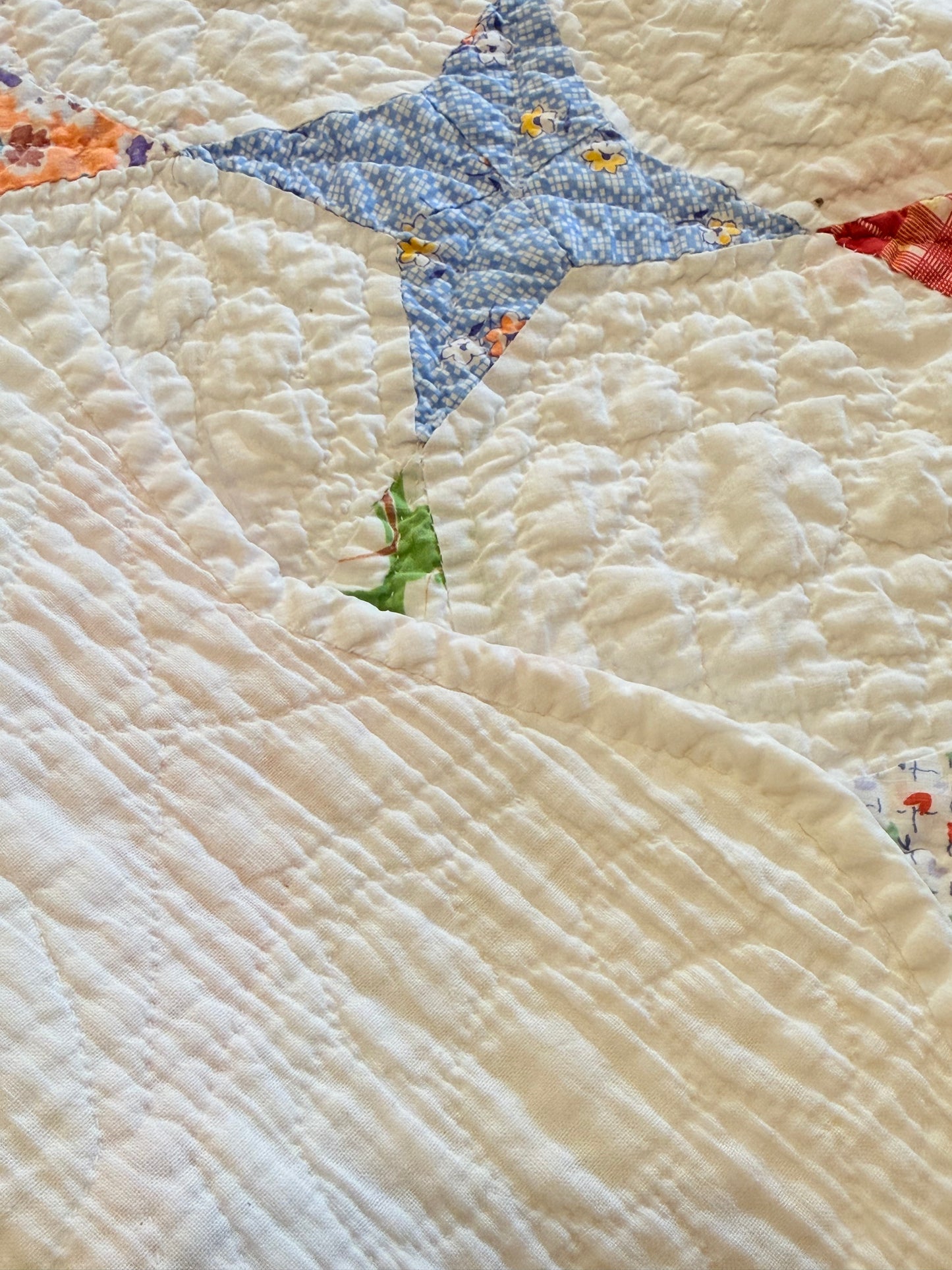 Happy Small Scale Snowball Quilt