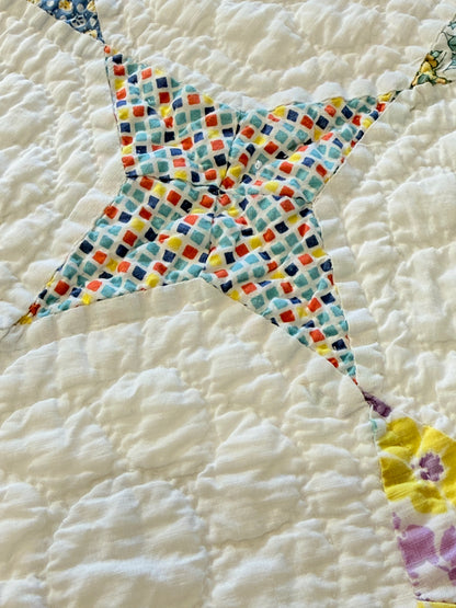 Happy Small Scale Snowball Quilt