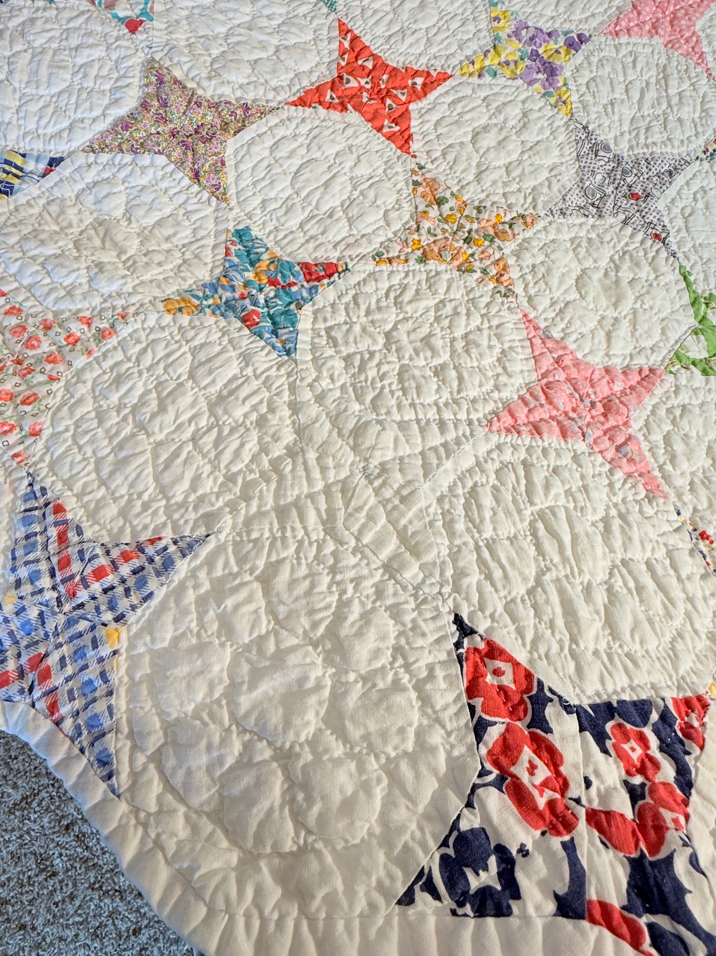Happy Small Scale Snowball Quilt